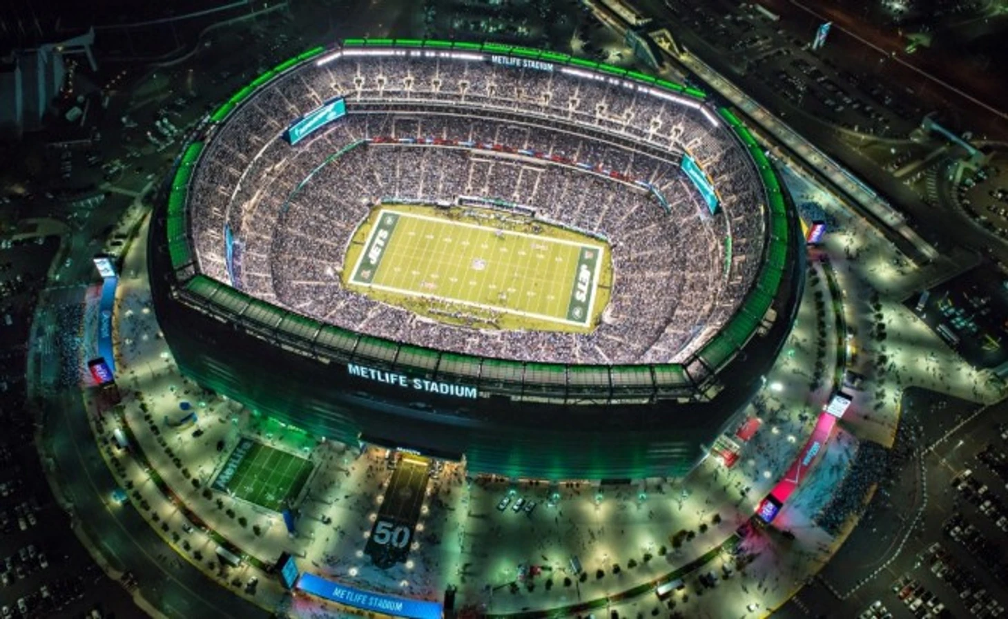 MetLife Stadium — Match atmosphere · overhead view