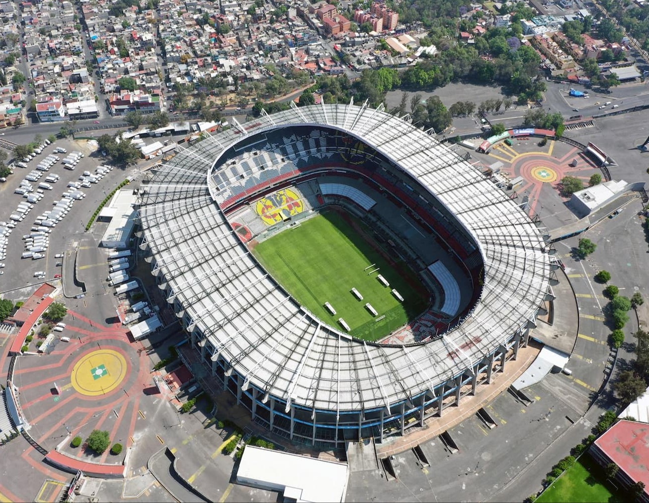 Estadio Azteca — Днём · с воздуха