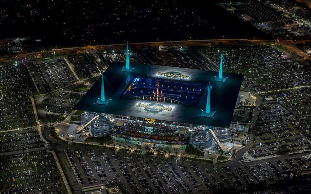 Hard Rock Stadium — Ночной вид